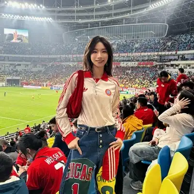 周英
